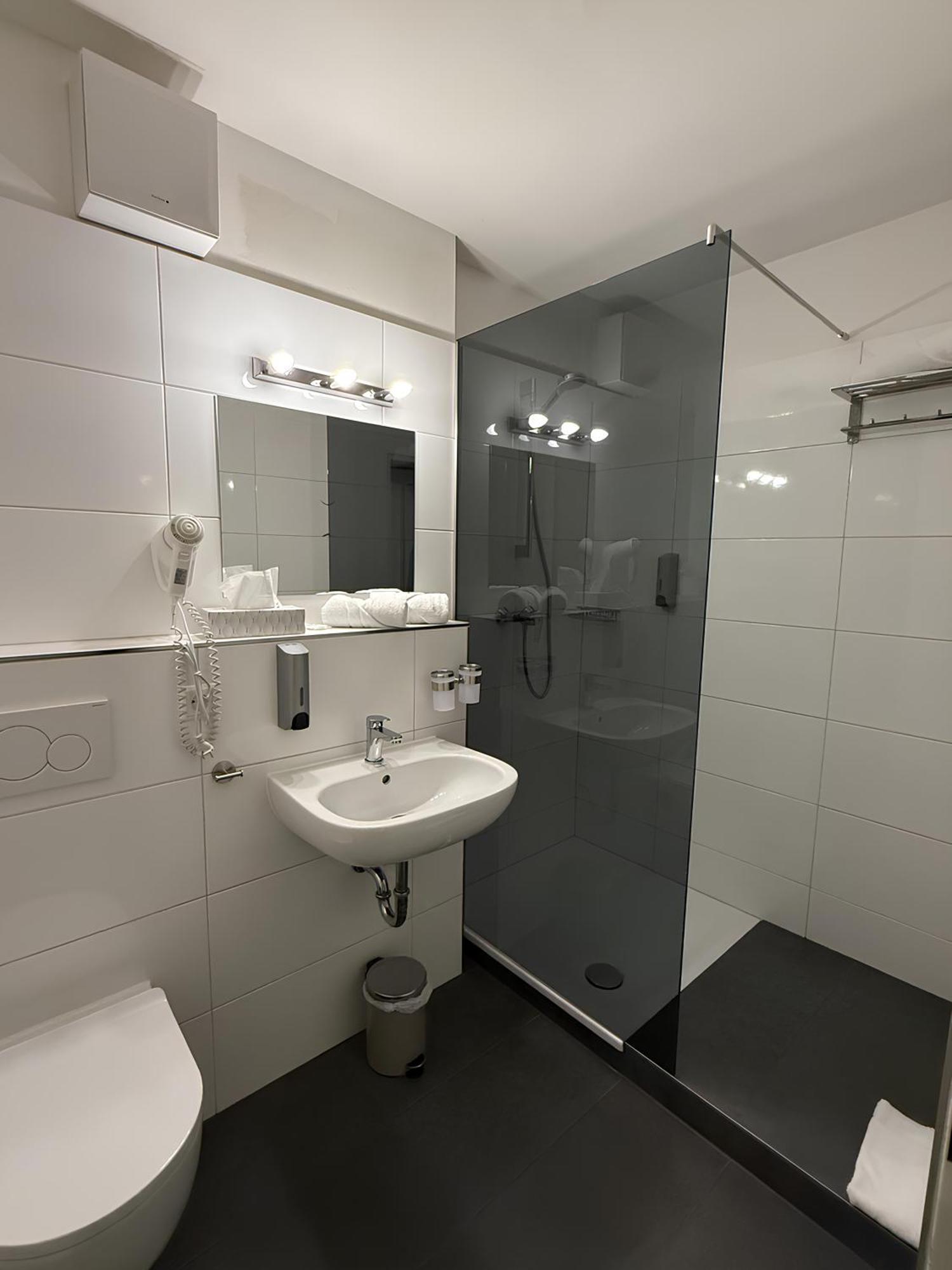 Stadt-hotel Gbr
